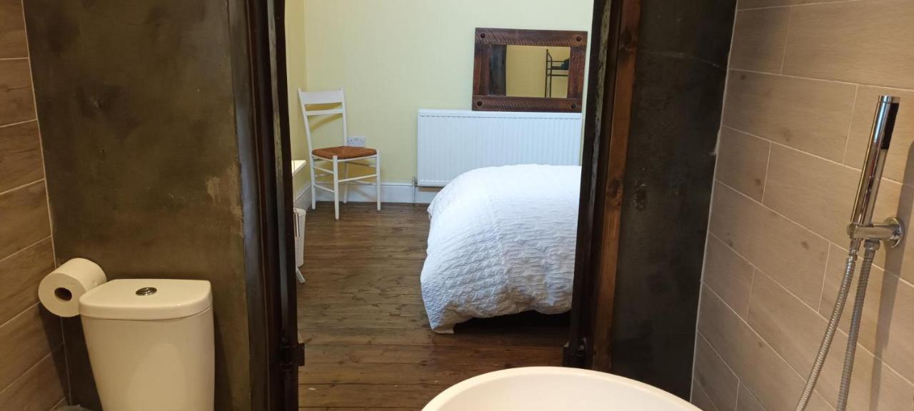 Room With Luxury Private Bathroom & Independent Entrance Near Tube London Exterior foto