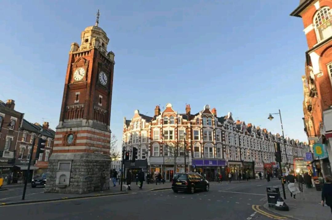Room With Luxury Private Bathroom & Independent Entrance Near Tube London Exterior foto