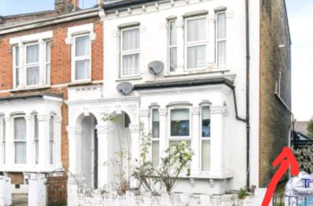 Room With Luxury Private Bathroom & Independent Entrance Near Tube London Exterior foto